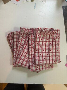 STOREHOUSE Valentine's Day RED Heart Holiday Cloth NAPKINS Love 17 x 18 NEW